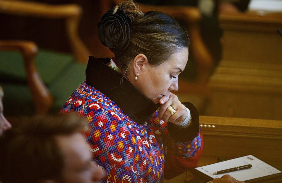 Aaja: Namminiilivinnissap inatsisilerinikkuinnaq apeqqutitut oqallisiginissaa imakillunilu pimoorussisuunngilaq