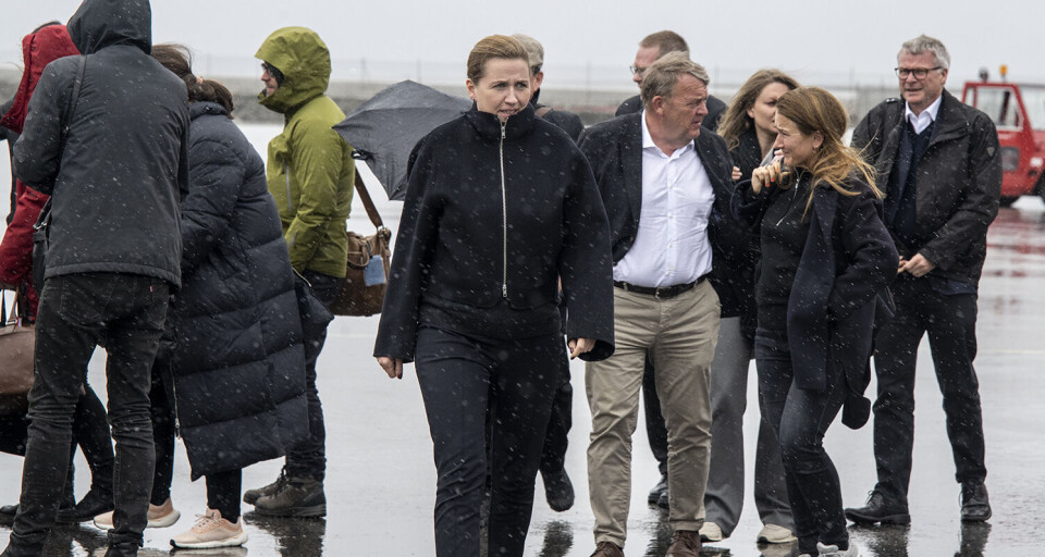 Mette Frederiksen har flere ministre med til mødet i kontaktudvalget, som skal finde sted i morgen onsdag.