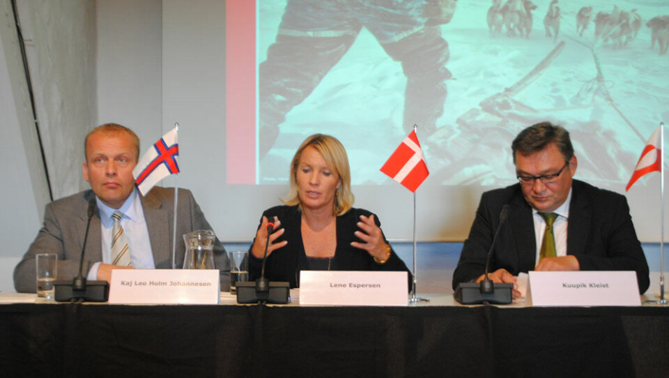 Lene Espersen præsenterede i dag sammen med Kuupik Kleist og Kaj Leo Holm Johannesen den arktiske strategi for offentligheden. Foto: Roth - Det er først i selve implementeringen af strategien man kommer til, at se på det økonomiske, siger Kuupik Kleist. Foto: Roth Lene Espersen præsenterede i dag sammen med Kuupik Kleist og Kaj Leo Holm Johannesen den arktiske strategi for offentligheden. Foto: Roth - Det er først i selve implementeringen af strategien man kommer til, at se på det økonomiske, siger Kuupik Kleist. Foto: Roth Lene Espersen præsenterede i dag sammen med Kuupik Kleist og Kaj Leo Holm Johannesen den arktiske strategi for offentligheden. Foto: Roth - Det er først i selve implementeringen af strategien man kommer til, at se på det økonomiske, siger Kuupik Kleist. Foto: Roth