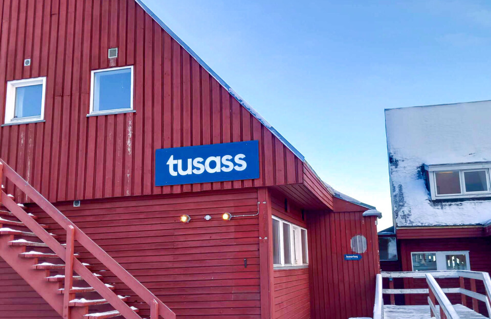 Tusass lukker syv afdelinger