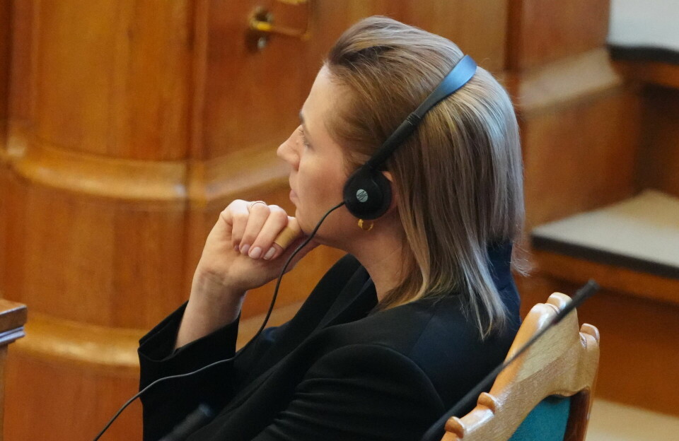 Mette F. roser simultantolkning i Folketinget: En historisk dag