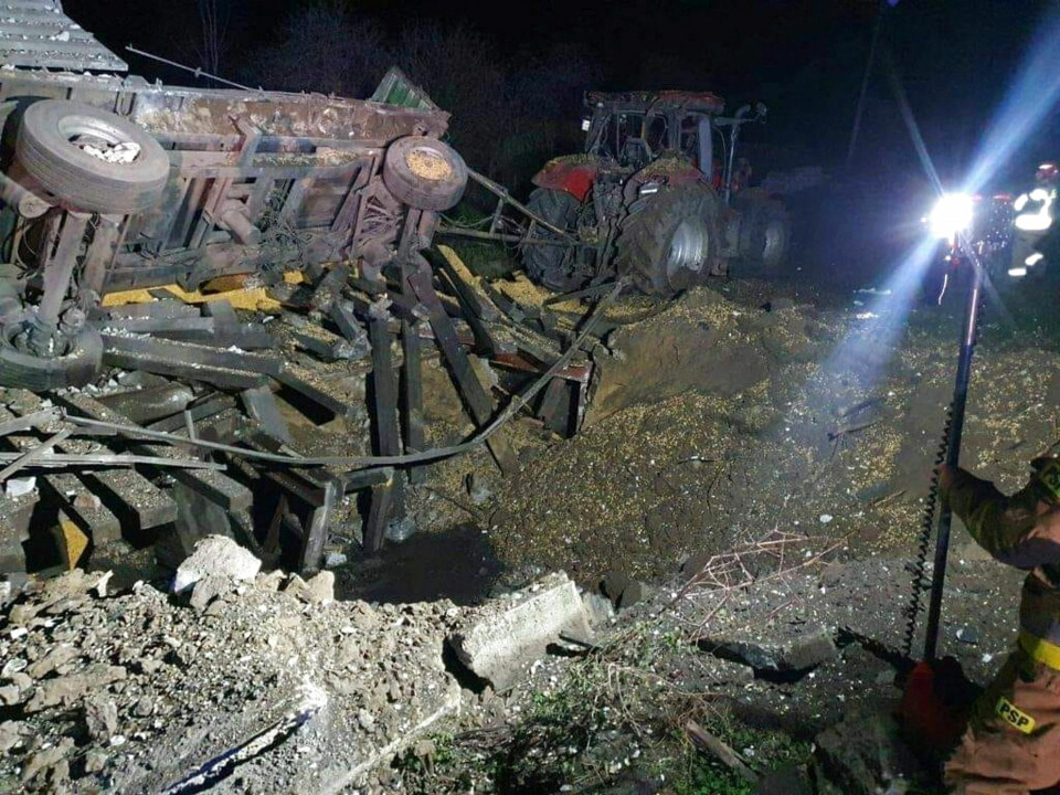 Skaderne ses her efter en eksplosion tirsdag i den polske landsby Przewodow, hvor to er døde.