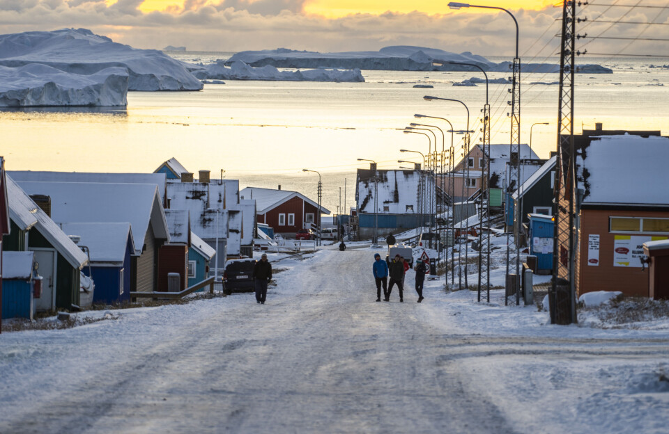 Afgørelse om deling af Avannaata Kommunia på vej