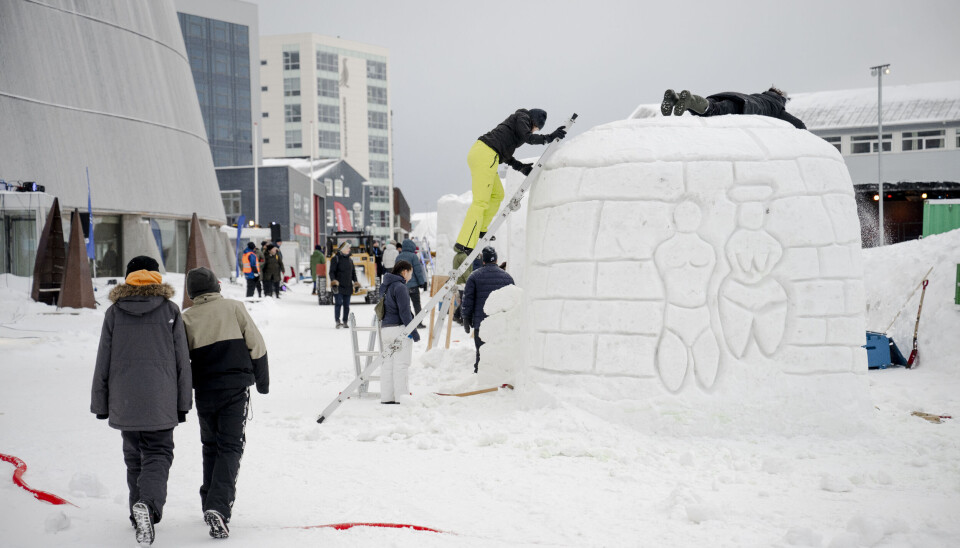 Frosne værker pryder gaden til snefestival i Nuuk