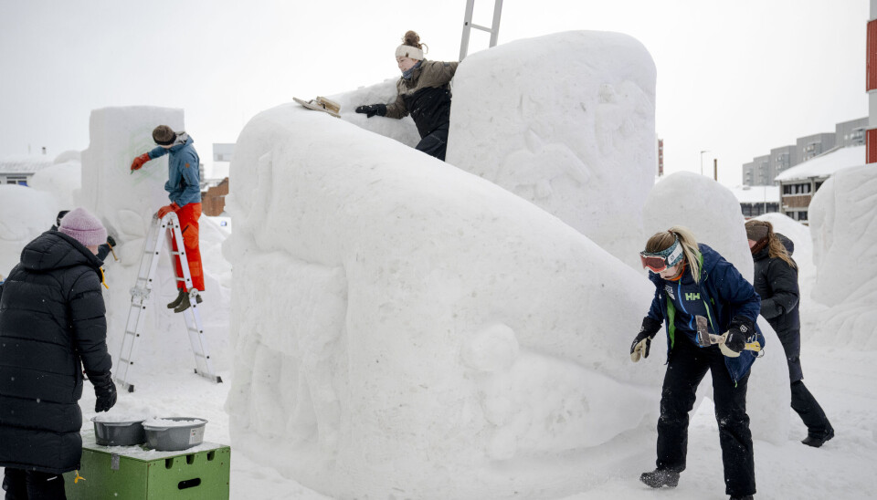 Frosne værker pryder gaden til snefestival i Nuuk