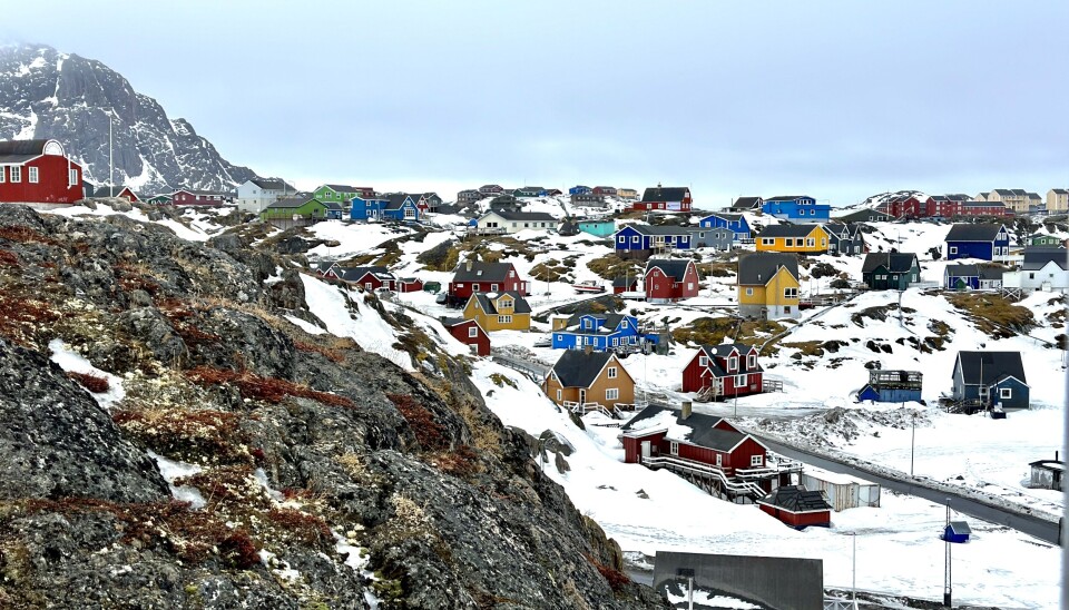 Turistskib på vej til Sisimiut