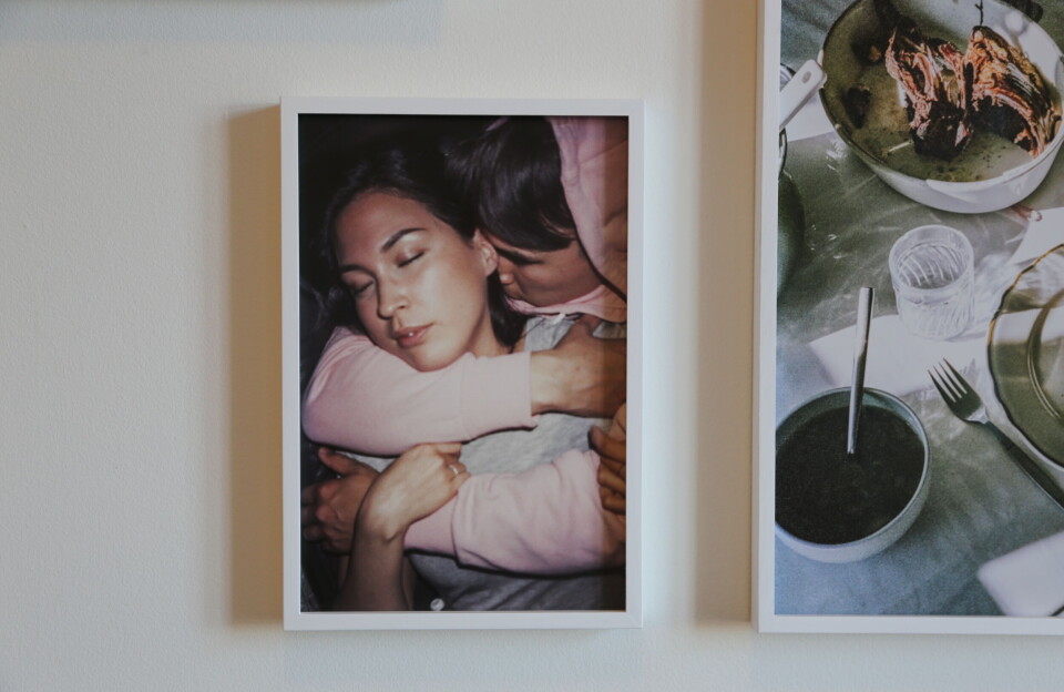 Inuuteq Storchs værker hænger nu i Folketinget