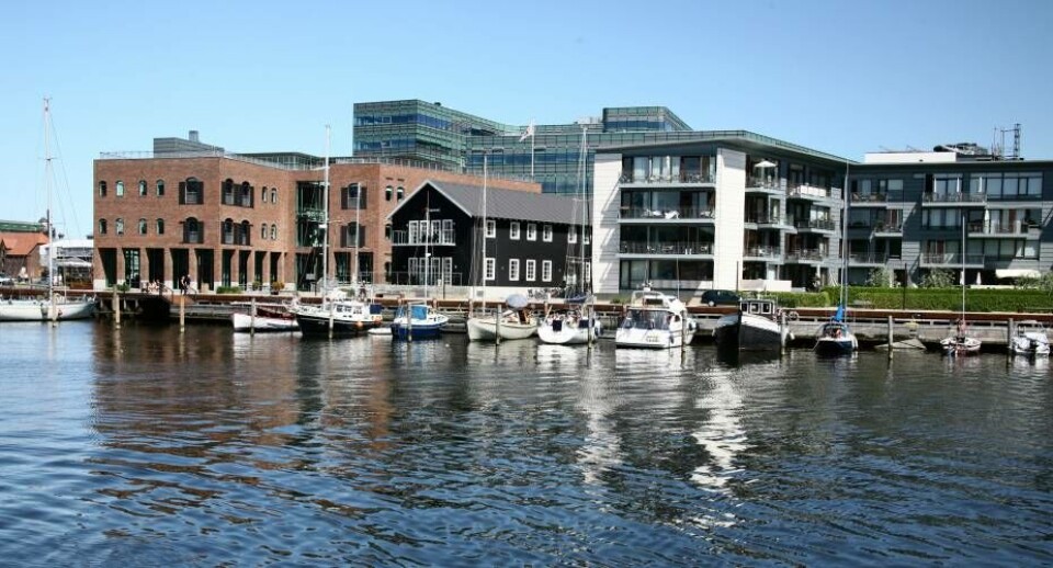 Genboerne på den anden side af kanalen. Foto: Knud Fl. Larsen Direktør Kirsten Mærsk. Foto: Knud Fl. Larsen Det grønlandske Hus på Hunderupvej er sat til salg. Foto: Knud Fl. Larsen Det kommende Nordatlantiske Hus set fra havnesiden. Et kommende trækplaster på havnen i Odense. Genboerne på den anden side af kanalen. Foto: Knud Fl. Larsen Direktør Kirsten Mærsk. Foto: Knud Fl. Larsen Det grønlandske Hus på Hunderupvej er sat til salg. Foto: Knud Fl. Larsen Det kommende Nordatlantiske Hus set fra havnesiden. Et kommende trækplaster på havnen i Odense. Genboerne på den anden side af kanalen. Foto: Knud Fl. Larsen
