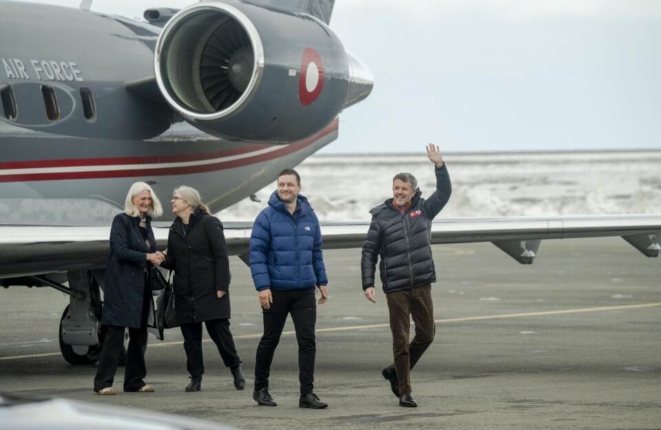 Kongen er landet i Nuuk