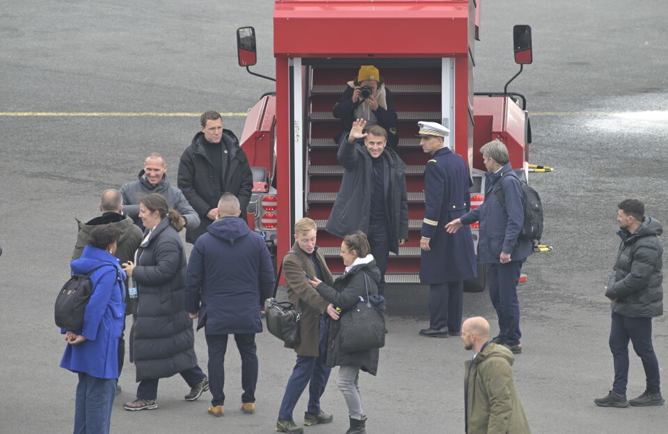 Macron i Nuuk: Præsidenten er steget ombord på sit fly