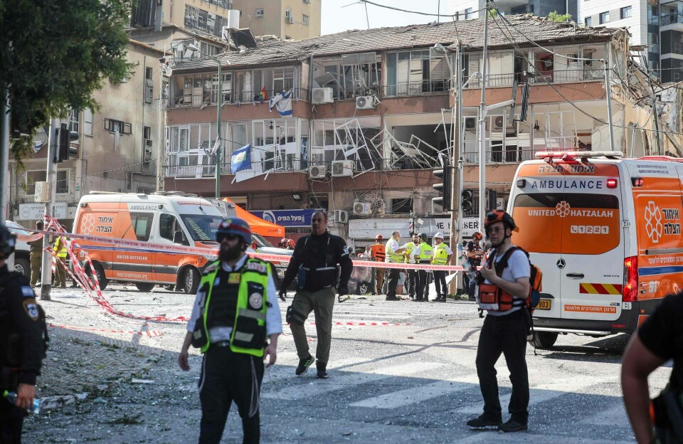 30 ballistiske missiler rammer Israel: Mindst 47 personer er såret