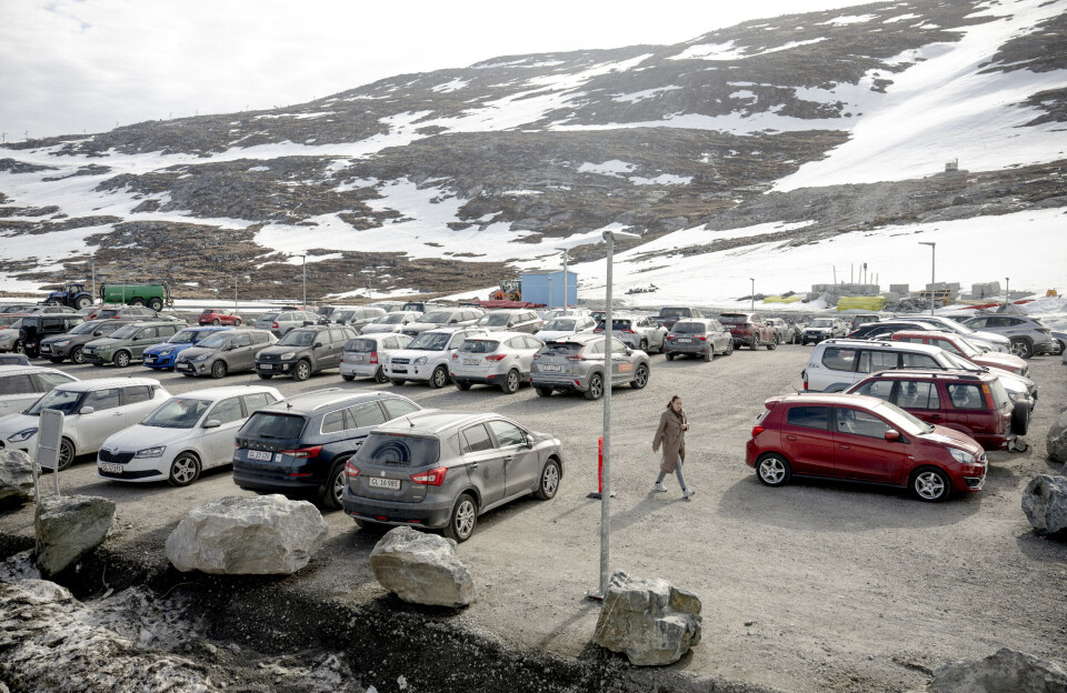 Kritik af parkeringsforhold og adgangsvej til den nye lufthavn