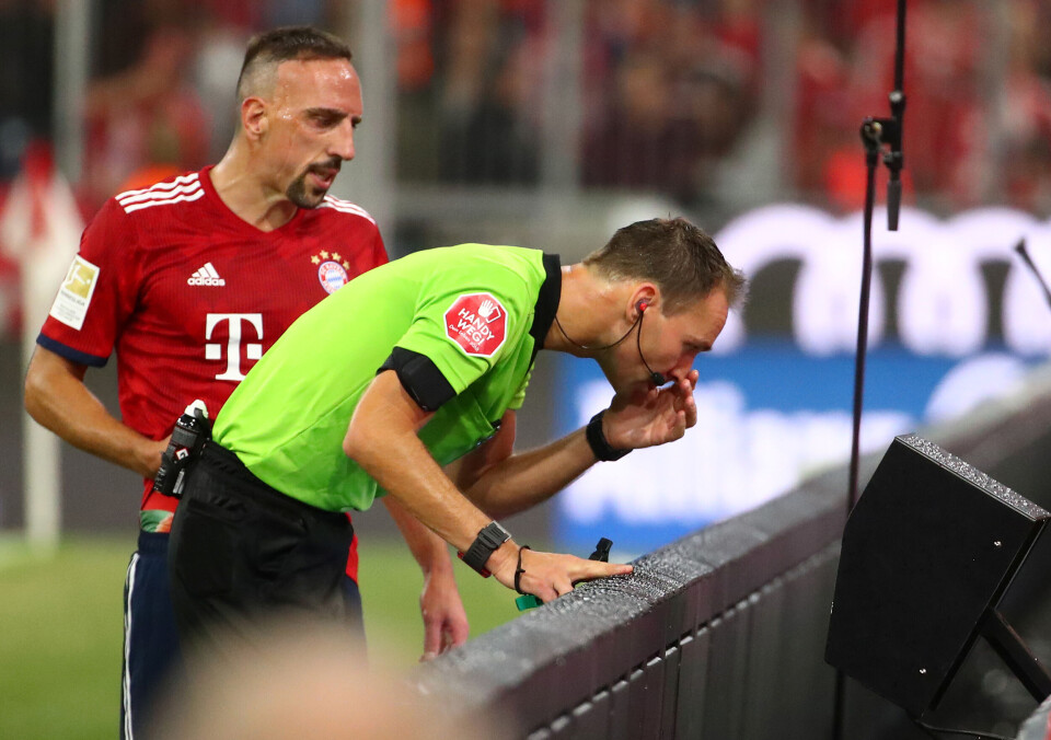 VAR-systemet, et videosystem, hvor dommeren kan gense en episode og derefter træffe en afgørelse, skal sandsynligvis indføres i Champions League til næste år.