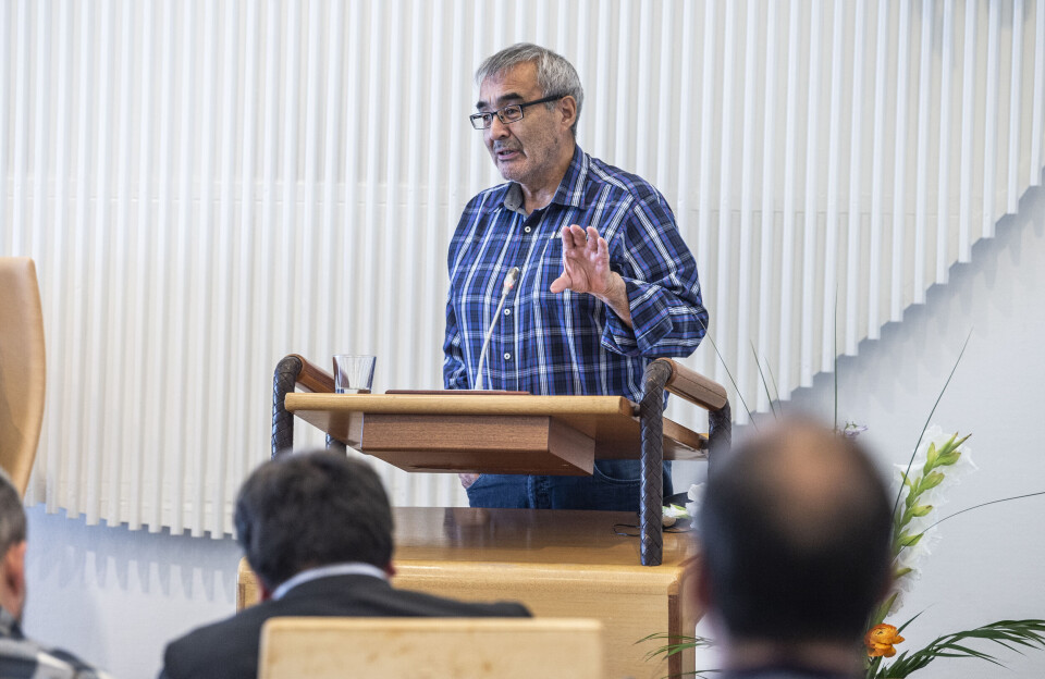 Aaqqissuisuuneq: Hans Enoksen Kalaallit Nunaanni politikkikkut pisuni kingullerni suliniuteqarnerpaat ilagaat