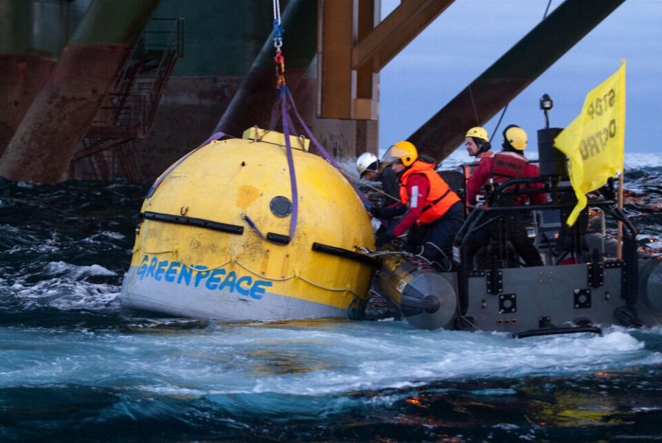 Greenpeace-forsøg på at stoppe forsøgsolieboringerne i farvandet ud for Vestgrønland. Foto: AP