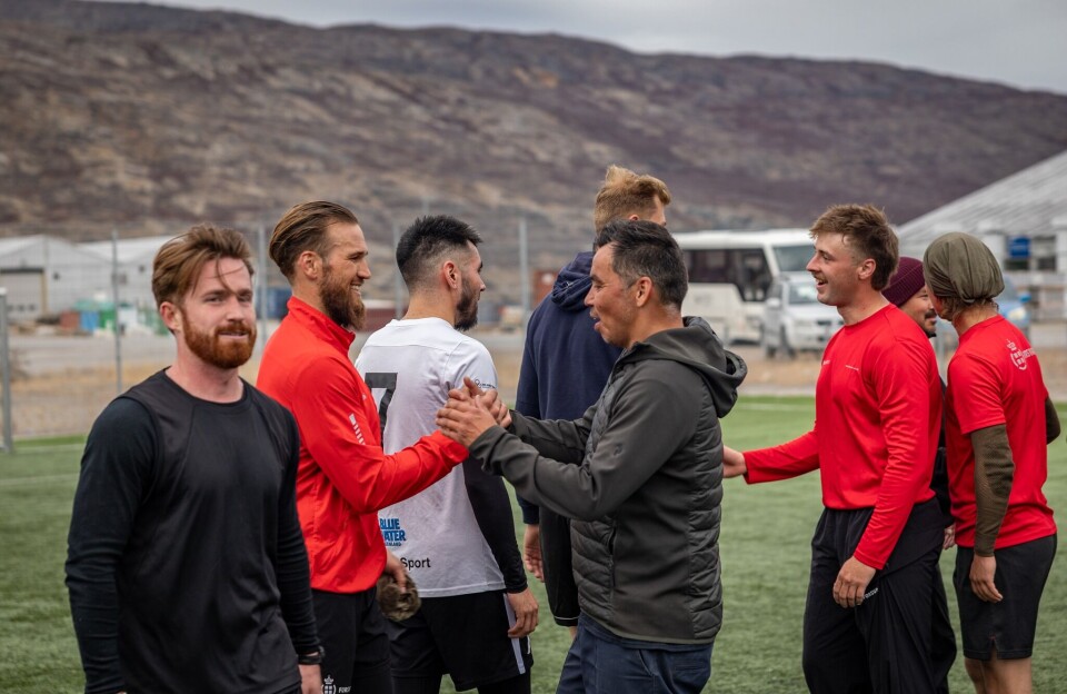 Soldater spillede fodboldkamp mod lokale i Kangerlussuaq