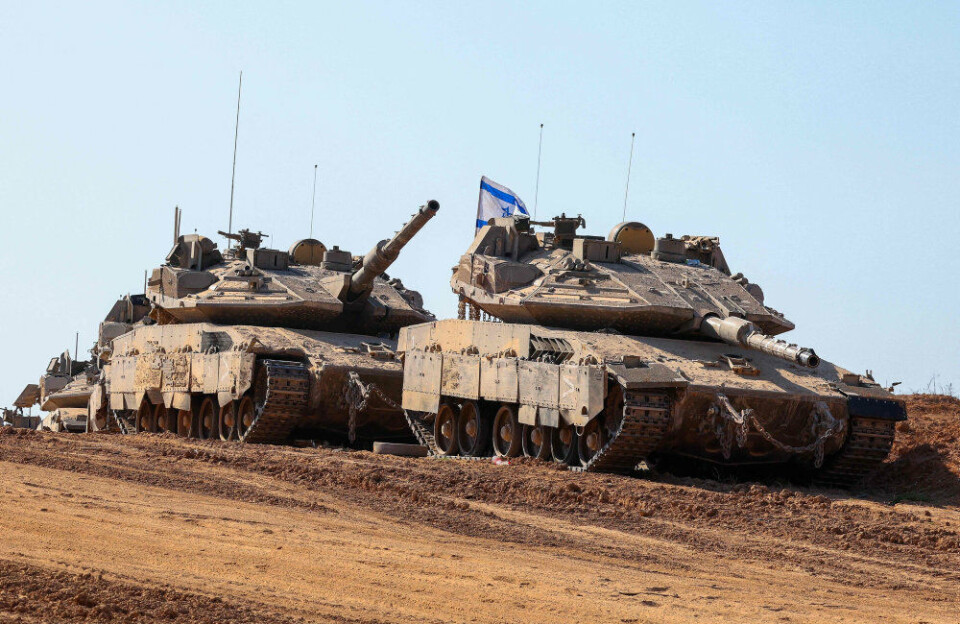 Israels militær skyder mod personer i Gaza