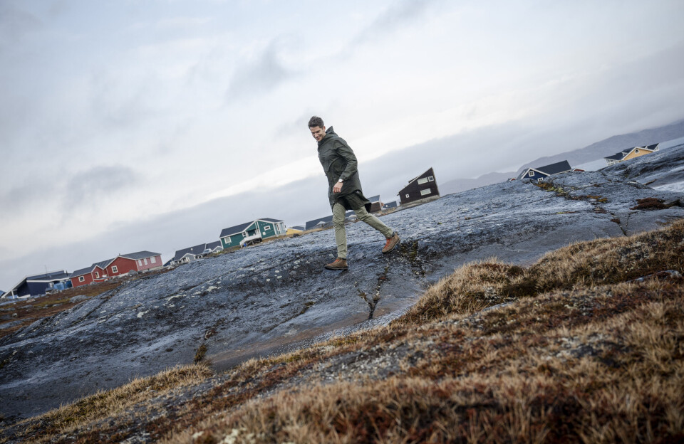 Mellem fjeld og verden