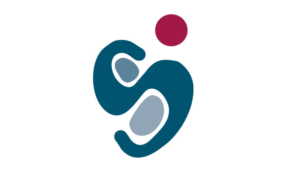 Forsoningskommissionen nye logo. Grafik: Malene Kuitse Christensen Forsoningskommissionen. Fra venstre: Klaus Georg Hansen, Ida Mathiassen, Aviâja Egede Lynge og Jens Heinrich ForsoningskommissionenForsoningskommissionen sammen med grafiker Malene Kuitse Christensen (nummer to fra højre), som har tegnet kommissionens logo. Fra venstre er det Klaus Georg Hansen, Jens Heinrich, Ida Mathiassen, Malene Kuitse Christensen (logovinder) og Aviâja Egede Lynge TusagassiivikForsoningskommissionen nye logo. Grafik: Malene Kuitse Christensen Forsoningskommissionen. Fra venstre: Klaus Georg Hansen, Ida Mathiassen, Aviâja Egede Lynge og Jens Heinrich ForsoningskommissionenForsoningskommissionen sammen med grafiker Malene Kuitse Christensen (nummer to fra højre), som har tegnet kommissionens logo. Fra venstre er det Klaus Georg Hansen, Jens Heinrich, Ida Mathiassen, Malene Kuitse Christensen (logovinder) og Aviâja Egede Lynge TusagassiivikForsoningskommissionen nye logo. Grafik: Malene Kuitse Christensen
