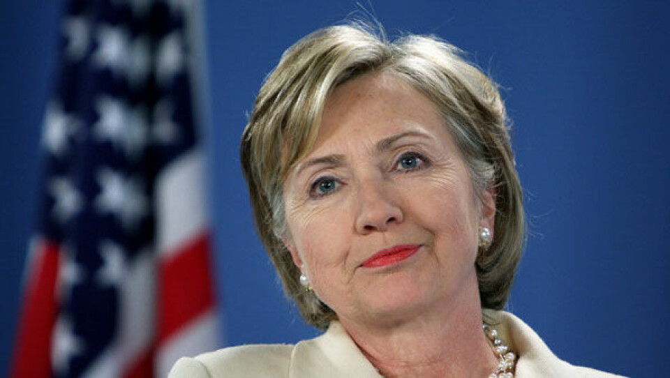 Naalakkersuisunut ilaasortap, Siumut, Hillary Clintonimik naapitsinissani qilanaaraa. Assi: Polfoto/PATRICK VAN KATWIJK