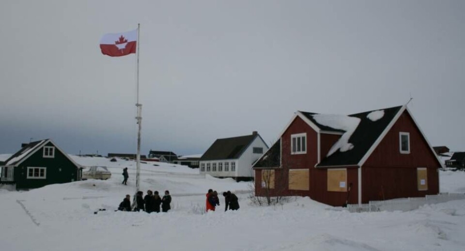 Flag-kunst forener Canada med Grønland