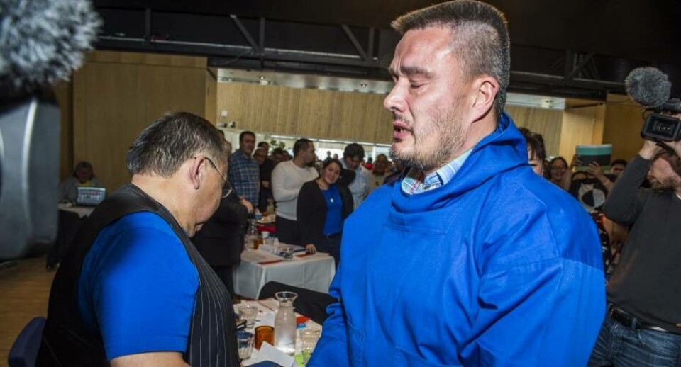 Årtiets kram - mellem Lars-Emil og Kim Kielsen.
