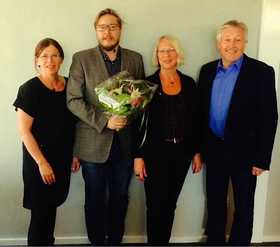 Efter forsvaret: Fra venstre ses hovedvejleder professor Lise Hounsgaard, Steven Arnfjord, professor Torunn Hamran og professor Peter Berliner IlisimatusarfikUnder forsvaret: Steven Arnfjord i debat med professor Torunn Hamran IlisimatusarfikEfter forsvaret: Fra venstre ses hovedvejleder professor Lise Hounsgaard, Steven Arnfjord, professor Torunn Hamran og professor Peter Berliner IlisimatusarfikUnder forsvaret: Steven Arnfjord i debat med professor Torunn Hamran IlisimatusarfikEfter forsvaret: Fra venstre ses hovedvejleder professor Lise Hounsgaard, Steven Arnfjord, professor Torunn Hamran og professor Peter Berliner IlisimatusarfikUnder forsvaret: Steven Arnfjord i debat med professor Torunn Hamran Ilisimatusarfik