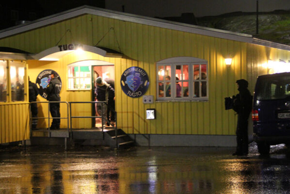 Natten til lørdag var der igen ballade ved værtshuset Tugto i Nuuk. Foto: Benny Kokholm