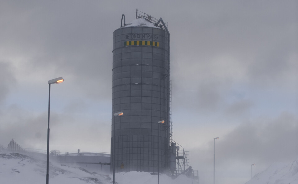 - Det er korrekt, at vi har fået at vide, at vi ikke må blande beton, fordi vi bruger for meget strøm. Vi ved ikke, hvornår vi må komme i gang, siger Knud-Erik Mogensen, administrerende direktør i Betoncentralen.