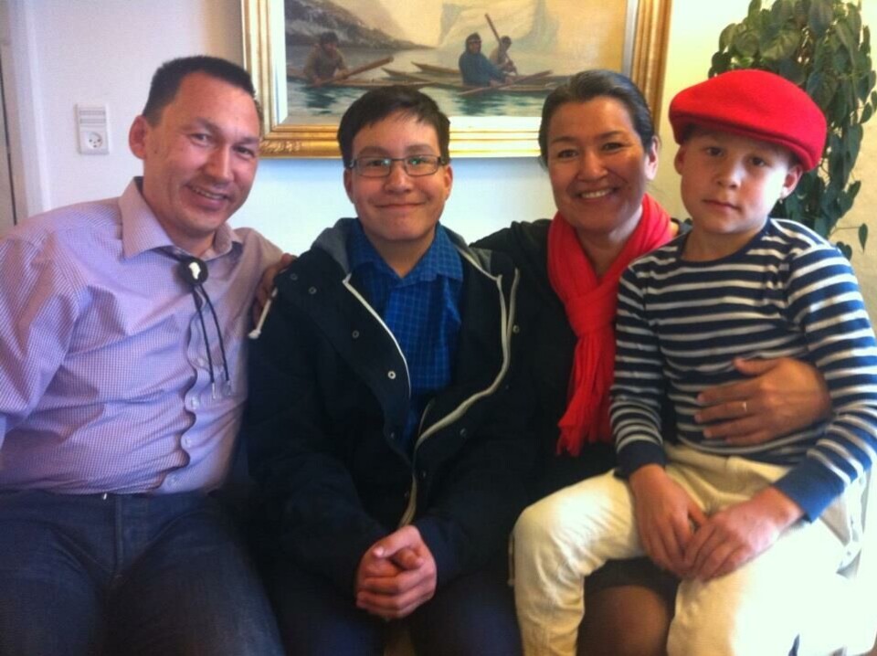 Billedet er fra april 2013. Fra venstre Tom Ostermann, Johannes, Aleqa Hammond og Inunnguaq