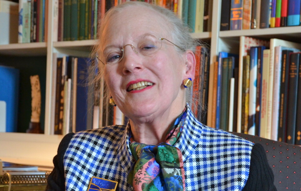 Her ses dronning Margrethe på hundeslædetur med Siriuspatruljen og sin søn, kronprins Frederik