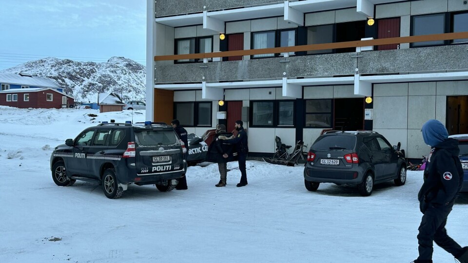 To anholdte i Sisimiut fremstilles