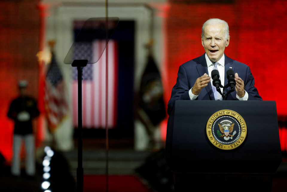 Joe Biden holdt torsdag aften lokal tid en tale foran Independence Hall i Philadelphia, hvor den amerikanske uafhængighedserklæring og forfatning blev underskrevet for mere end to århundreder siden.