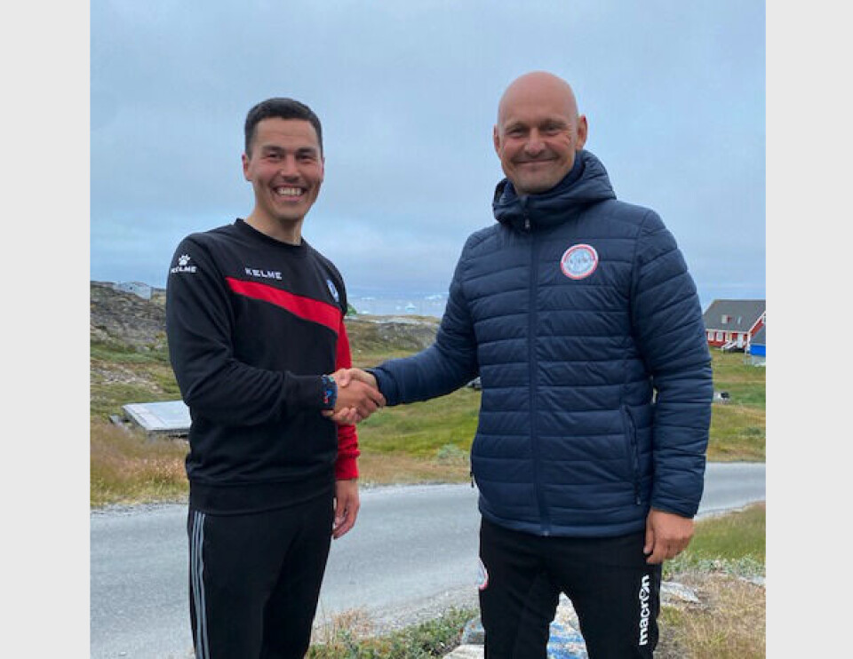 På billedet ses Nukannguaq Zeeb og landstræner Morten Morten Rutkjær