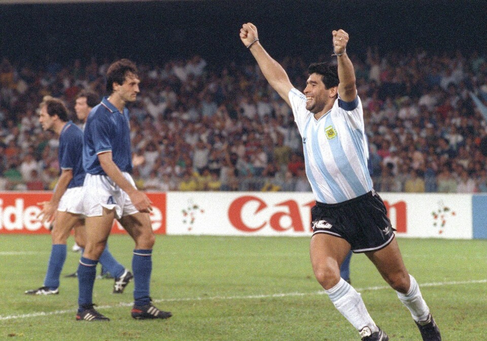 Diego Maradona er død