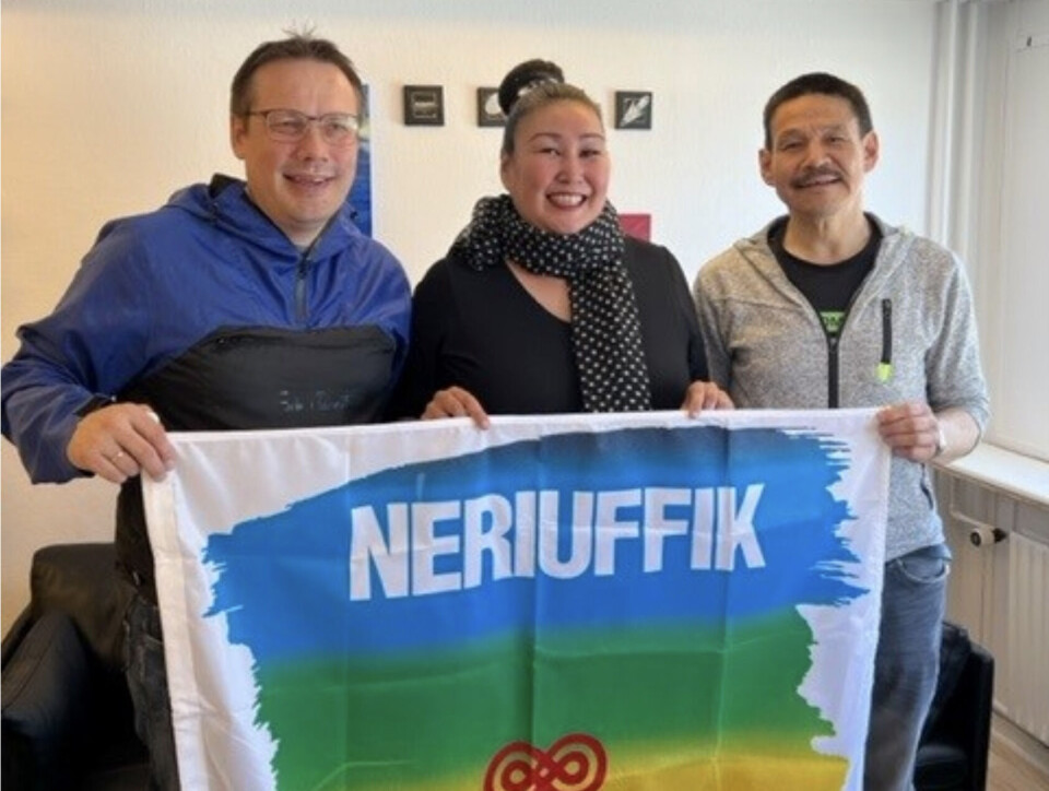 Naalakkersuisoq Erik Jensen med gode nyheder til Neriuffik.