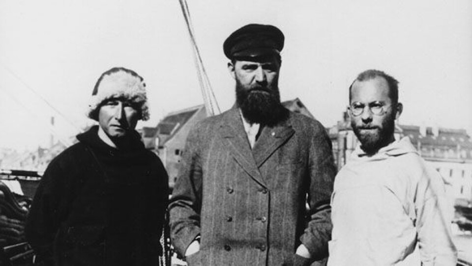 Peter Freuchen i midten sammen med Johannes Georgi til venstre og Ernst Sorge før en ekspedition til Grønland i 1930´erne. Foto: Polfoto