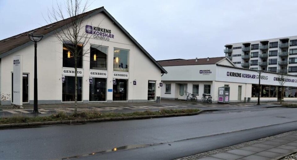 Varmestuen ligger gemt i gården bag de store genbrugsbutikker.