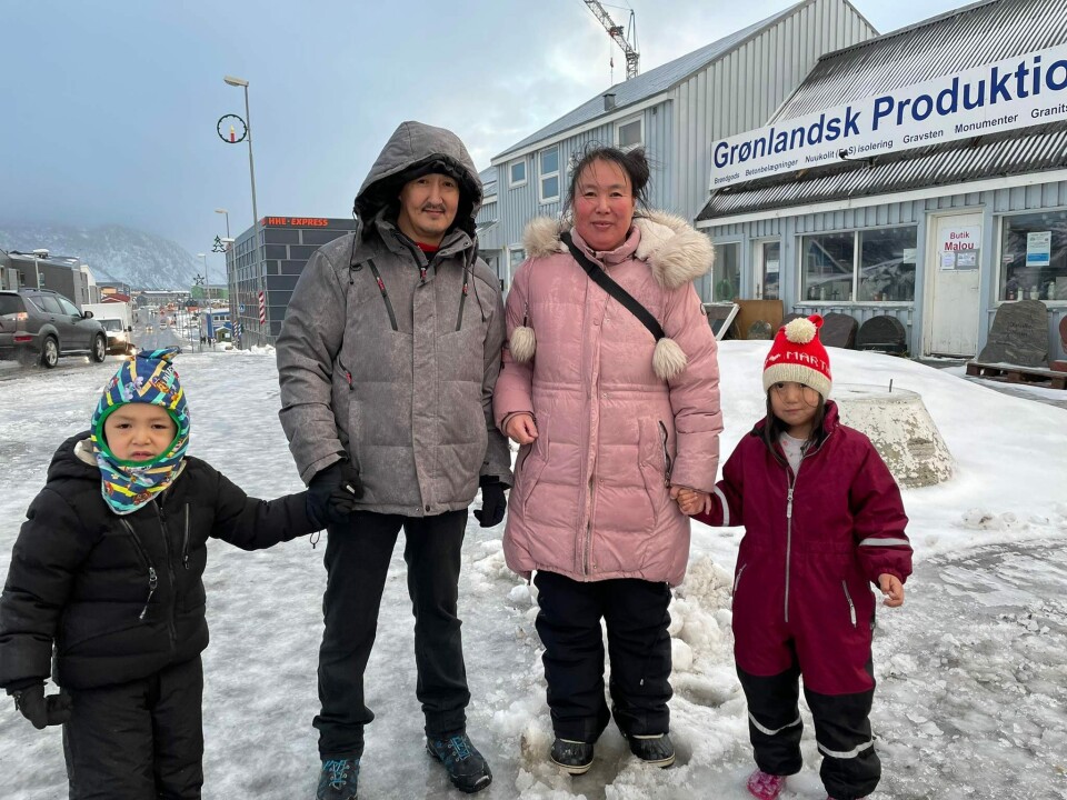 Kornelie Lynge og hendes familie. Børnene blev hentet tidligt for at komme hjem før strøm.