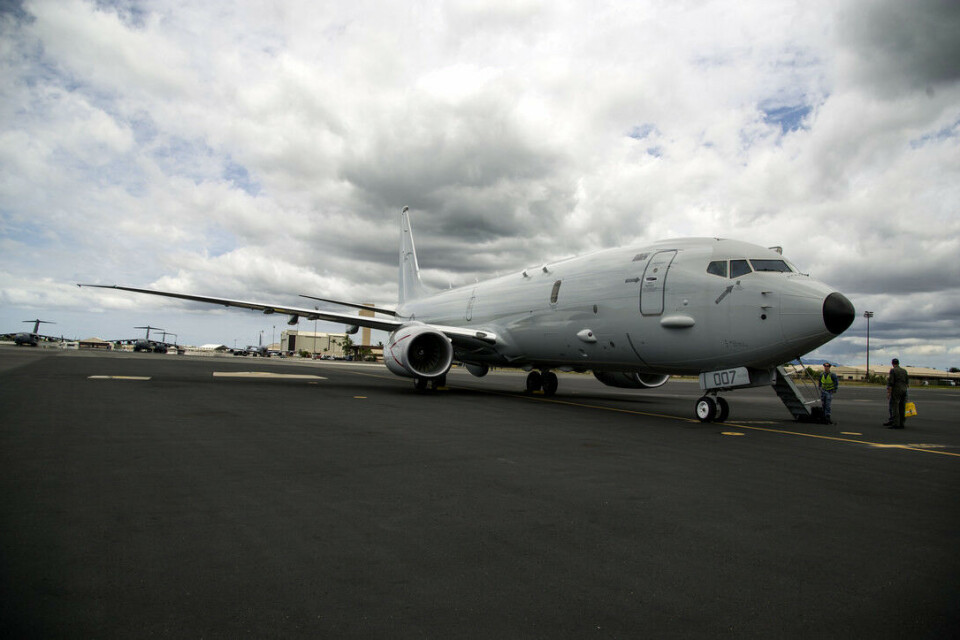 Et P-8A Poseidon-fly, der er tildelt Patrol Squadron (VP) 16, ankommer til Keflavik, Island, til træning mod ubådskrigsførelse i april 2017