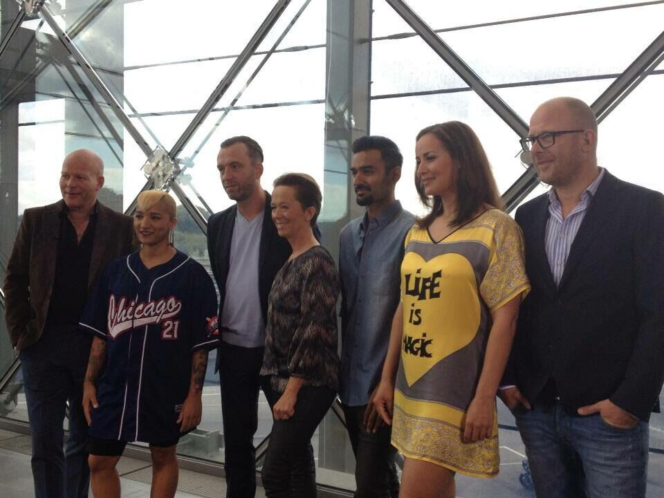Her er de seks mentorer sammen med Thomas Blachman - Lucy Love, Nikolaj Nørlund, Anne Dorte Michelsen, Waqas Ali Qadri, Julie Berthelsen og Nikolaj Steen DRJulie Berthelsen skal være mentor for en ung talent Bjarne Bergius Hermansen for DRHer er de seks mentorer sammen med Thomas Blachman - Lucy Love, Nikolaj Nørlund, Anne Dorte Michelsen, Waqas Ali Qadri, Julie Berthelsen og Nikolaj Steen DRJulie Berthelsen skal være mentor for en ung talent Bjarne Bergius Hermansen for DRHer er de seks mentorer sammen med Thomas Blachman - Lucy Love, Nikolaj Nørlund, Anne Dorte Michelsen, Waqas Ali Qadri, Julie Berthelsen og Nikolaj Steen DRJulie Berthelsen skal være mentor for en ung talent Bjarne Bergius Hermansen for DR