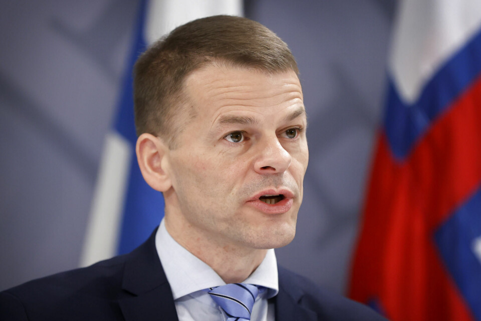 Færøernes Lagmand Bárður Nielsen, forsøger at finde en lønsning for at undgå nyvalg i utide.
