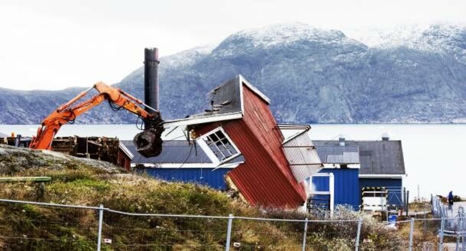 A21 i Narsaq rives ned