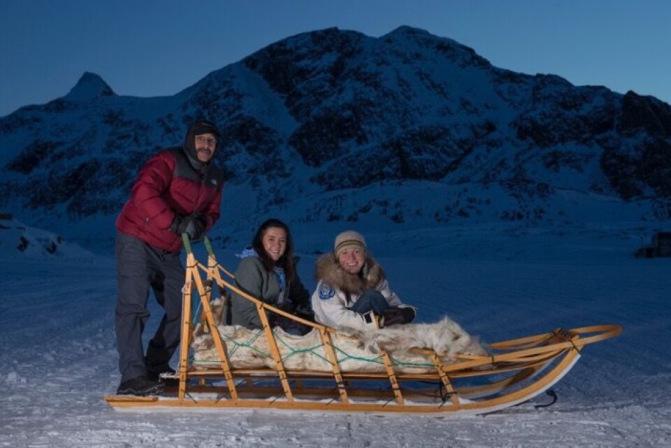 Jayme Dittmar (hjælper), Chuck Schaeffer og Bailey Schaeffer fra Kotzebue, Alaska Carsten Egevang / Eli OlsenJoelie Sanguya fra Clyde River, Canada har god grund til at juble; han byggede sin slæde på rekordtid Carsten Egevang / Eli OlsenLars Jeremiassen og Qaerngaaq Nielsen fra henholdsvis Qaanaaq og Savissivik. Carsten Egevang / Eli OlsenHans Peter Kreutzmann og Karl Peter Olsen var på hjemmebane i Sisimiut Carsten Egevang / Eli OlsenDines Mikaelsen fra Tasiilaq knoklede hårdt for at få sin slæde f ærdig Carsten Egevang / Eli OlsenTo af ikonerne i slædekulturen: Rita Inuusuttoq og Ville Siegstad fra henholdsvis Ikerasaarsuk og Ilulissat Carsten Egevang / Eli OlsenHoldet fra Tjukotka, Rusland: Olga Shoroydova (tolk), Nikolay Kalanto, Vladimir Skhauge og Viacheslav Rakhtyna / Lavrentia, Sireniki og Uelkal. Ikke i billedet: Iurii Kynaut, Lavrentia. Carsten Egevang / Eli OlsenJayme Dittmar (hjælper), Chuck Schaeffer og Bailey Schaeffer fra Kotzebue, Alaska Carsten Egevang / Eli OlsenJoelie Sanguya fra Clyde River, Canada har god grund til at juble; han byggede sin slæde på rekordtid Carsten Egevang / Eli OlsenLars Jeremiassen og Qaerngaaq Nielsen fra henholdsvis Qaanaaq og Savissivik. Carsten Egevang / Eli OlsenHans Peter Kreutzmann og Karl Peter Olsen var på hjemmebane i Sisimiut Carsten Egevang / Eli OlsenDines Mikaelsen fra Tasiilaq knoklede hårdt for at få sin slæde f ærdig Carsten Egevang / Eli OlsenTo af ikonerne i slædekulturen: Rita Inuusuttoq og Ville Siegstad fra henholdsvis Ikerasaarsuk og Ilulissat Carsten Egevang / Eli OlsenHoldet fra Tjukotka, Rusland: Olga Shoroydova (tolk), Nikolay Kalanto, Vladimir Skhauge og Viacheslav Rakhtyna / Lavrentia, Sireniki og Uelkal. Ikke i billedet: Iurii Kynaut, Lavrentia. Carsten Egevang / Eli OlsenJayme Dittmar (hjælper), Chuck Schaeffer og Bailey Schaeffer fra Kotzebue, Alaska Carsten Egevang / Eli Olsen