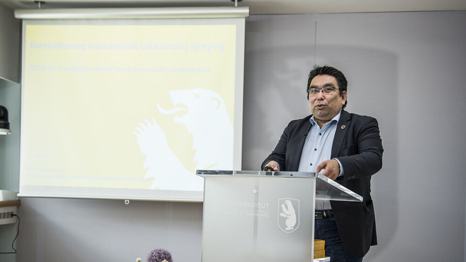 Vittus Qujaukitsoq arbejder som formand for Nunatta Qitornai for en hurtig afvikling af bloktilskuddet, men bruger som Naalakkersuisuts medlem for finanser hver en krone af bloktilskuddet i de kommende fire år.