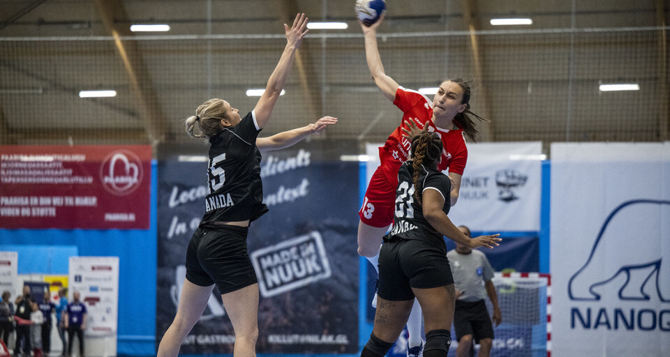 Grønland mødte Canada i sin første kamp ved turneringen, hvor Grønland vandt 30-19.