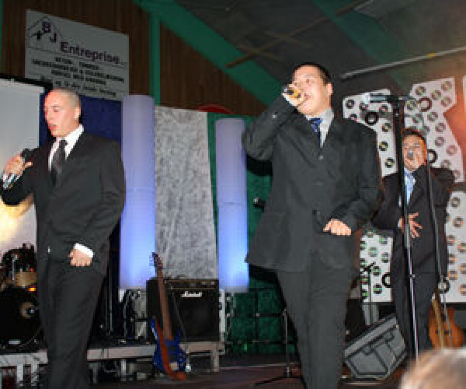 Talentprisen gik til Rapperne JospalG, Feat, og Don Maliko. Foto: Ole Petersen - Sarsua Media. Årets pris 2008 gik til Herluf Møller fra gruppen HEJ for kompositioner i cd-en Ukioq. Foto: Ole Petersen - Sarsua Media. Ole Kristiansen fik året Ærespris ved KODA's prisuddeling i Kulturhuset Taseralik I Sisimiut. Foto: Ole Petersen - Sarsua Media. Talentprisen gik til Rapperne JospalG, Feat, og Don Maliko. Foto: Ole Petersen - Sarsua Media. Årets pris 2008 gik til Herluf Møller fra gruppen HEJ for kompositioner i cd-en Ukioq. Foto: Ole Petersen - Sarsua Media. Ole Kristiansen fik året Ærespris ved KODA's prisuddeling i Kulturhuset Taseralik I Sisimiut. Foto: Ole Petersen - Sarsua Media. Talentprisen gik til Rapperne JospalG, Feat, og Don Maliko. Foto: Ole Petersen - Sarsua Media.