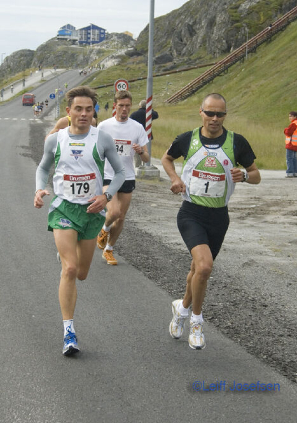 Ukiormanna Nuuk Marathon-imi ajugaasoq Lars Svith. Arpannerup affaa siulleq Kim Godfredsen (nr.1) aamma Stig Brahe Sørensen (nr. 179) ingiaqatigiipput. Tununnguanniippoq ajugaasoq Lars Svith. Ukiormanna Nuuk Marathon-imi ajugaasoq Lars Svith. Arpannerup affaa siulleq Kim Godfredsen (nr.1) aamma Stig Brahe Sørensen (nr. 179) ingiaqatigiipput. Tununnguanniippoq ajugaasoq Lars Svith. Ukiormanna Nuuk Marathon-imi ajugaasoq Lars Svith. Arpannerup affaa siulleq Kim Godfredsen (nr.1) aamma Stig Brahe Sørensen (nr. 179) ingiaqatigiipput. Tununnguanniippoq ajugaasoq Lars Svith.