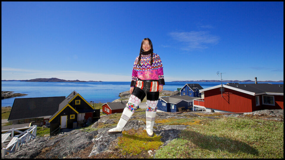 Bujee Fed i nationaldragt på nationaldagen i Nuuk Galya MorrellJames Passin og Bujee Fed på nationaldagen i Kolonihavnen i Nuuk sammen med deres grønlandske ven Ole Jørgen Hammeken og hans mor Maritha Hammeken Galya MorrellJames Passin og hans kæreste Bujee Fed, med formand for Inatsisartut, Lars-Emil Johansen (S) og hans ægtefælle naalakkersuisoq for sociale anliggender, Martha Lund Olsen (S), og naalakkersuisoq for erhverv Vittus Qujaukitsoq (S) og hans ægtefælle Galya MorrellJames Passin og Bujee Fed foran Nuuks gamle kirke med Lars-Emil Johansen (S) og Martha Lund Olsen (S) Galya MorrellBujee Fed i nationaldragt på nationaldagen i Nuuk Galya MorrellJames Passin og Bujee Fed på nationaldagen i Kolonihavnen i Nuuk sammen med deres grønlandske ven Ole Jørgen Hammeken og hans mor Maritha Hammeken Galya MorrellJames Passin og hans kæreste Bujee Fed, med formand for Inatsisartut, Lars-Emil Johansen (S) og hans ægtefælle naalakkersuisoq for sociale anliggender, Martha Lund Olsen (S), og naalakkersuisoq for erhverv Vittus Qujaukitsoq (S) og hans ægtefælle Galya MorrellJames Passin og Bujee Fed foran Nuuks gamle kirke med Lars-Emil Johansen (S) og Martha Lund Olsen (S) Galya Morrell