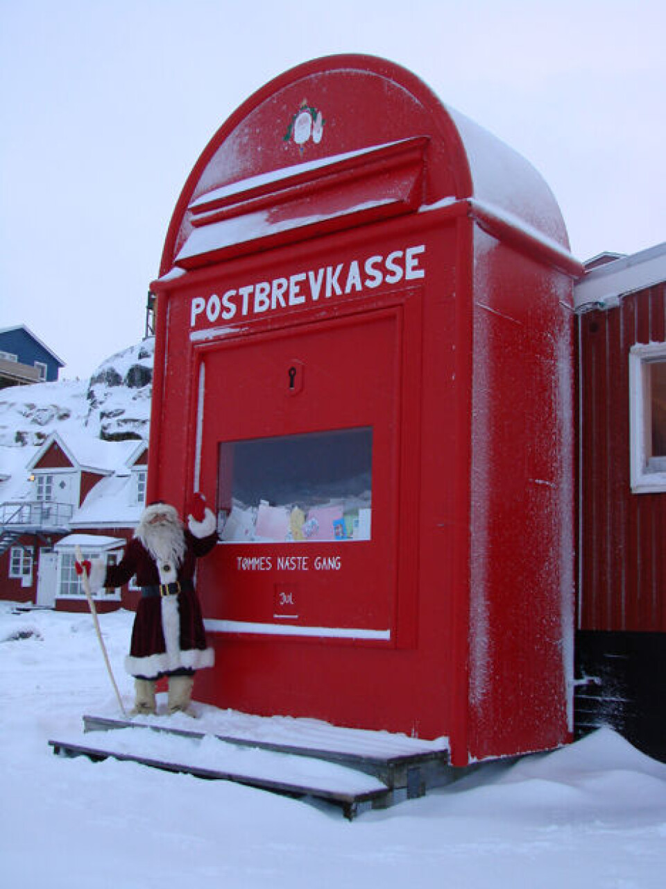Julemandens dybe lommer indeholder kun lommeuld og gæld. Julemandens Postkontor er konkurs. Foto: Leiff Josefsen